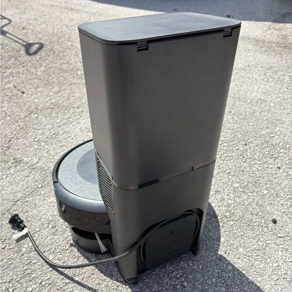 iRobot Roomba i2 i3 i3+ i4 i5+ Base Automatic Dirt Disposal Charging Dock - Picture 2 of 4
